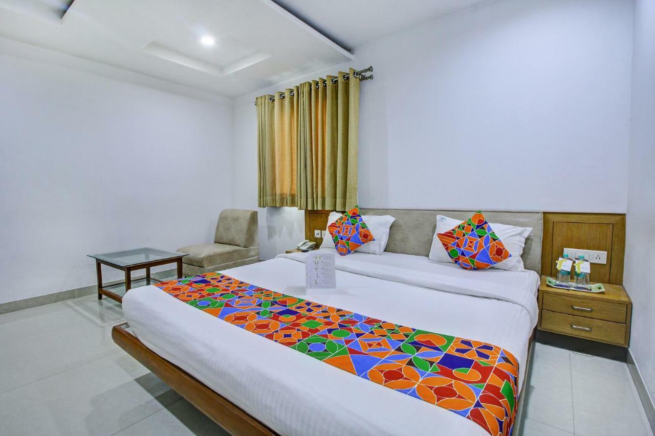 Fabhotel Syberitic Suites Gachibowli - Fully Vaccinated Staff Kondapur  Zewnętrze zdjęcie
