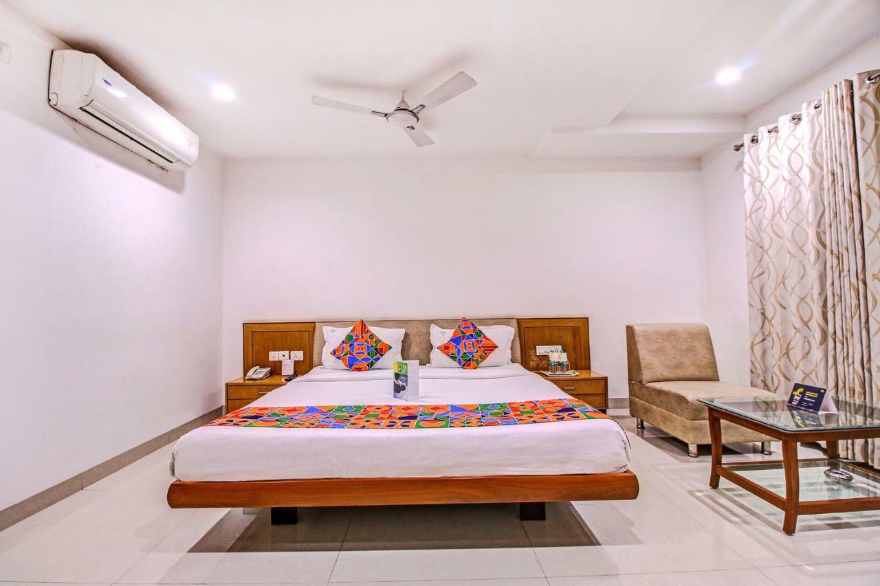 Fabhotel Syberitic Suites Gachibowli - Fully Vaccinated Staff Kondapur  Zewnętrze zdjęcie