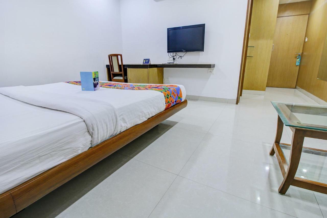 Fabhotel Syberitic Suites Gachibowli - Fully Vaccinated Staff Kondapur  Zewnętrze zdjęcie