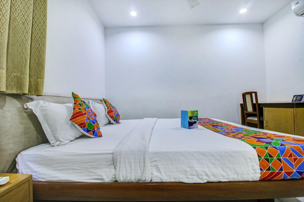 Fabhotel Syberitic Suites Gachibowli - Fully Vaccinated Staff Kondapur  Zewnętrze zdjęcie