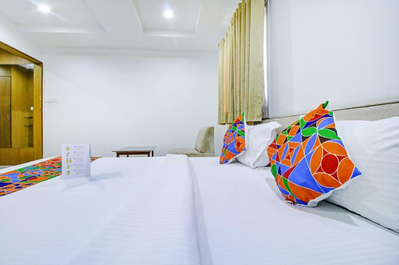 Fabhotel Syberitic Suites Gachibowli - Fully Vaccinated Staff Kondapur  Zewnętrze zdjęcie