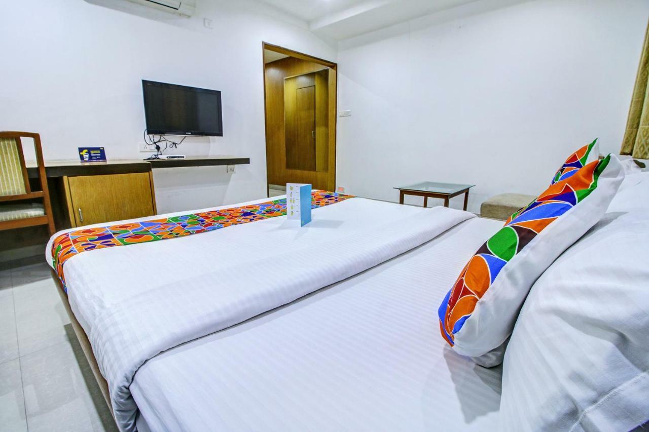 Fabhotel Syberitic Suites Gachibowli - Fully Vaccinated Staff Kondapur  Zewnętrze zdjęcie