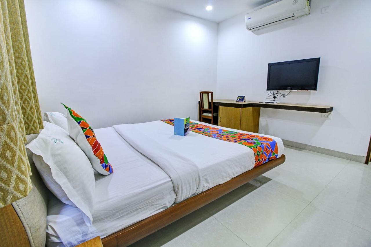 Fabhotel Syberitic Suites Gachibowli - Fully Vaccinated Staff Kondapur  Zewnętrze zdjęcie