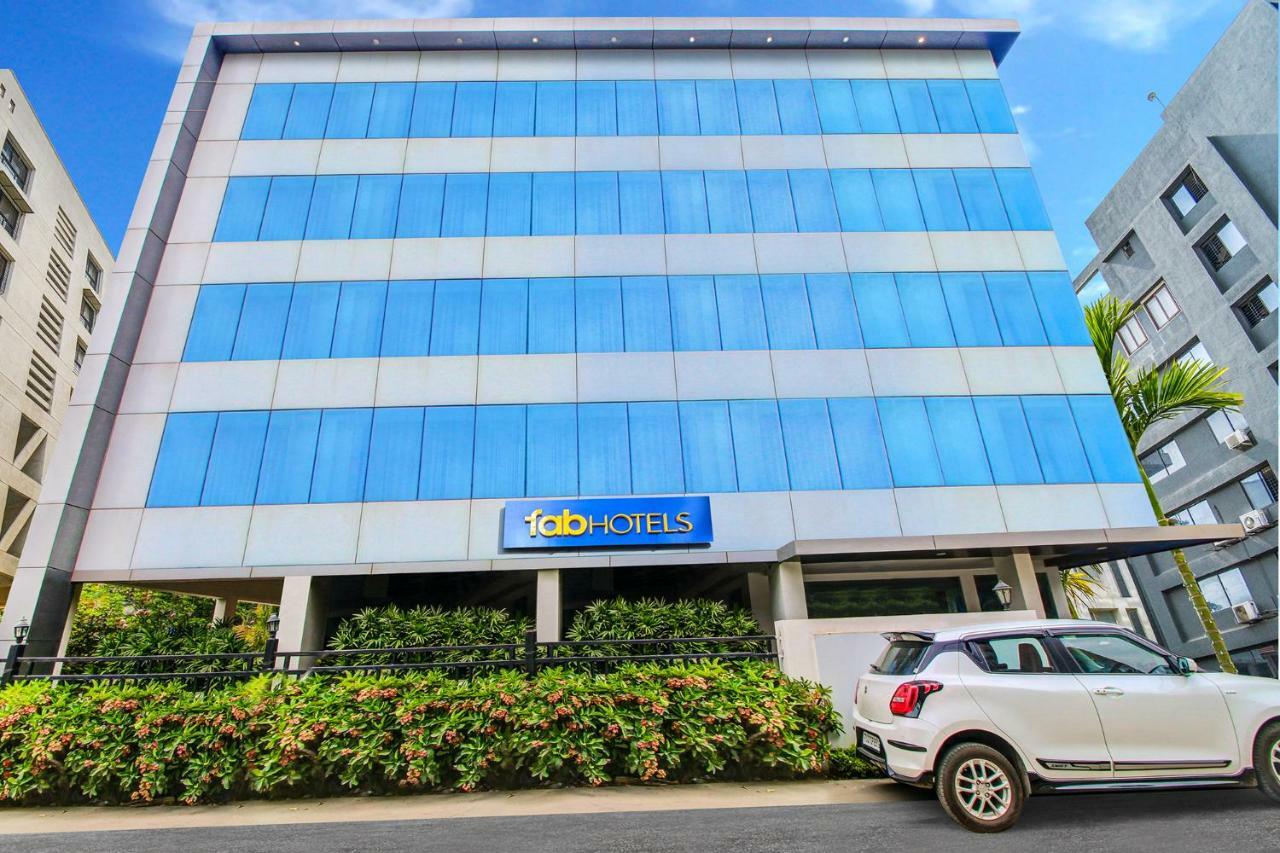 Fabhotel Syberitic Suites Gachibowli - Fully Vaccinated Staff Kondapur  Zewnętrze zdjęcie